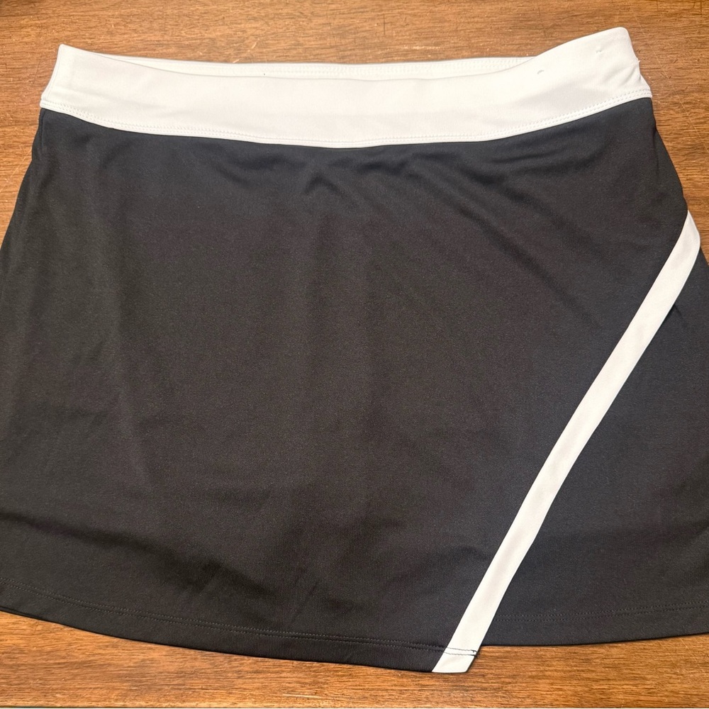 NWOT Women's Callaway Black & White Golf Skirt/ Skort